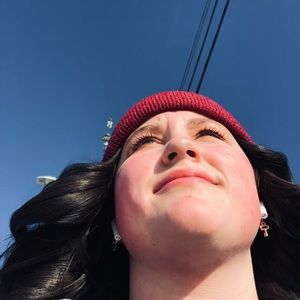 Meet your Posher, Dakota